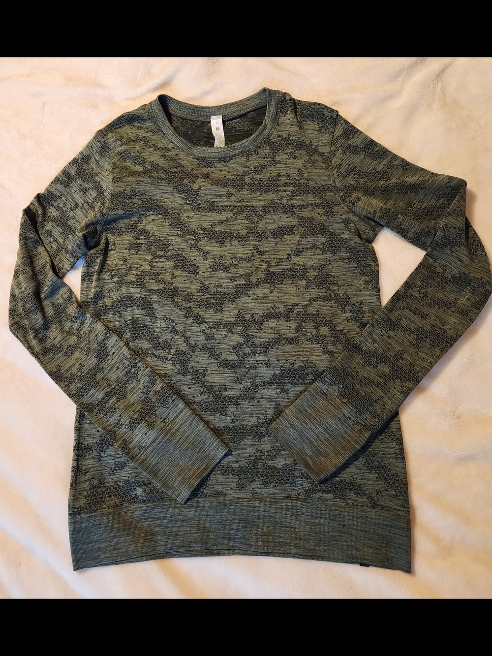 lululemon athletica Heathered Olive Crew Neck Pullover